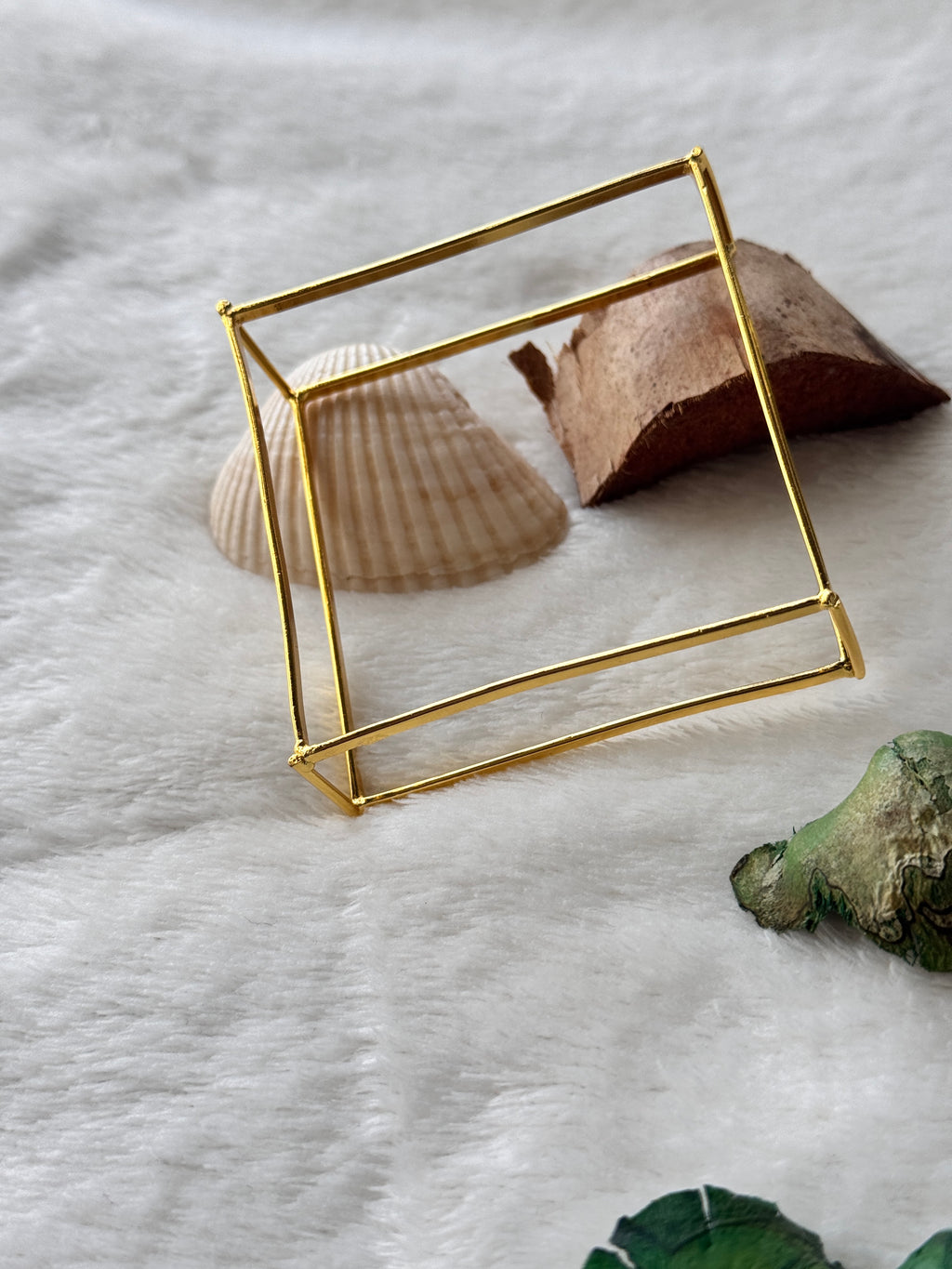 VANYA - GOLDEN SQUARE BANGLE