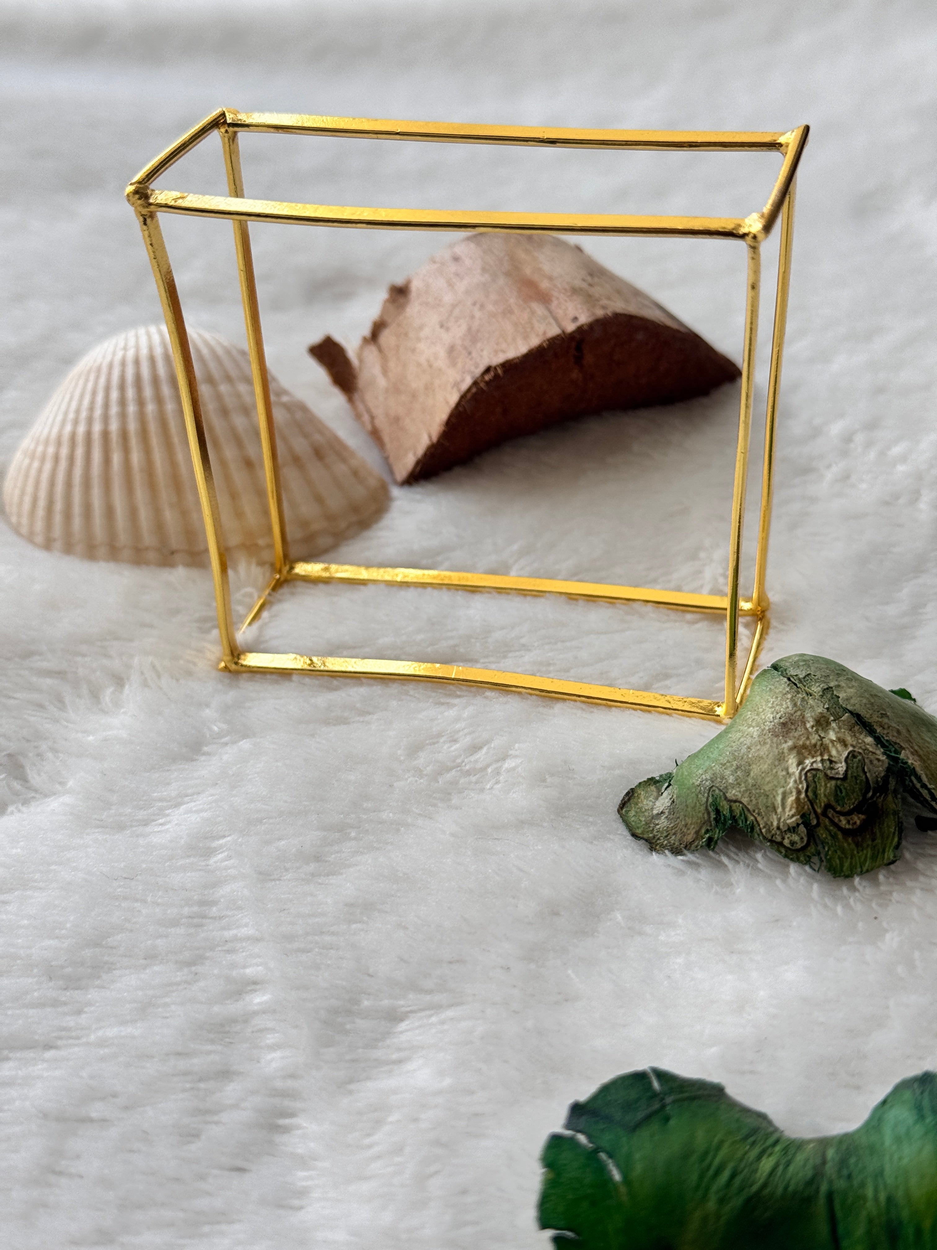 VANYA - GOLDEN SQUARE BANGLE